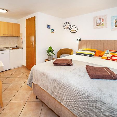 Studio Apartment Tea Baška Extérieur photo